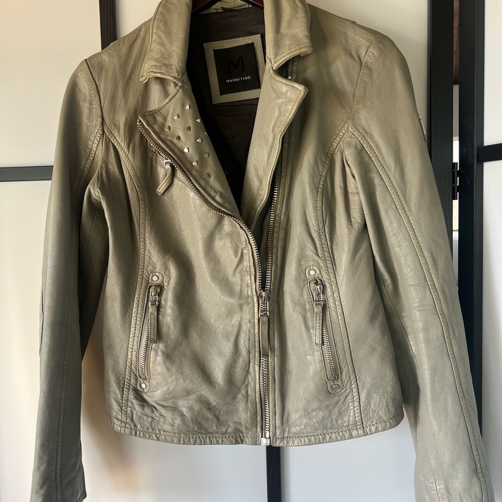 Mauritius Women's Leather Jacket - Beige with Just smile & studded hearts - Picture 4 of 13